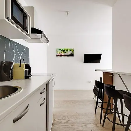 Apartment Super Appt Buttes Chaumont Paris