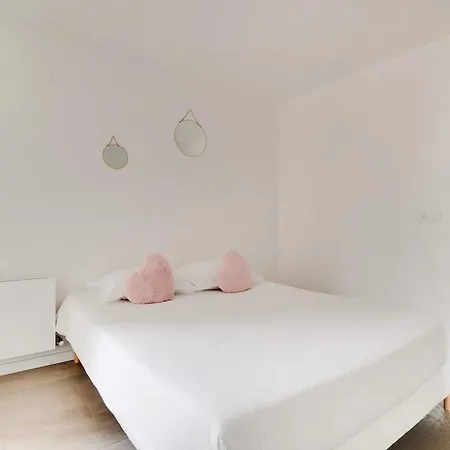 Apartment Super Appt Buttes Chaumont Paris